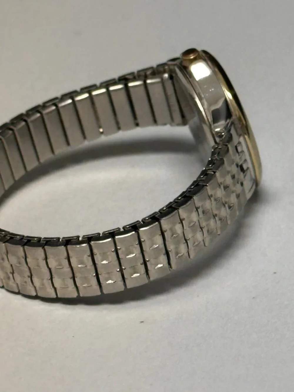 Sutton Watch Women Silver Tone Gold Bezel Stretch Expansion Band New Battery